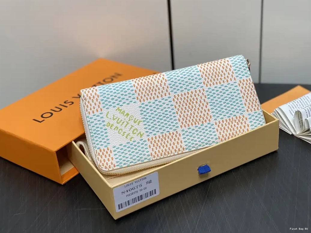 First bag cm LOUIS WALLET-10*20*2 ZIPPY VUITTON 0510